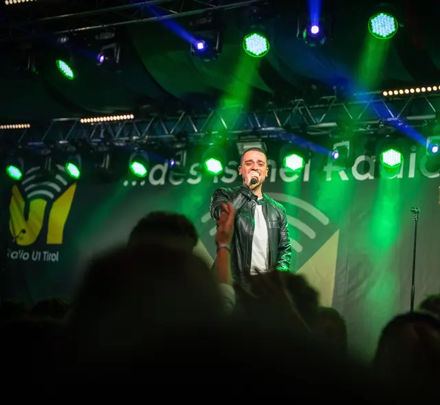 Pietro Basile verzauberte das Publikum beim Gauder Fest Auftakt mit italienischen Klängen. | Foto: Allaweil