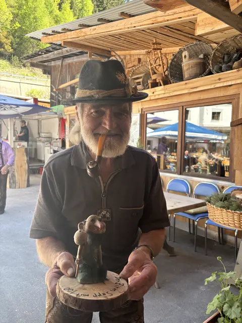 Ein Maskottchen wurde vom Innerpitztal überreicht.