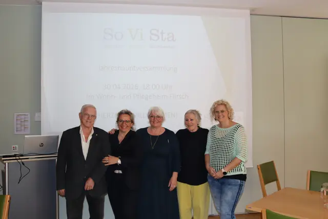 Ein Teil des SoViSta-Vorstandsteams, von links zu sehen sind: Kassier Dr. Rainer Hawranek, Stv. Obfrau Kathrin Hörschläger, Obfrau Maria Kössler, 2.Stv. Obfrau Margarethe Gonzo und die neu gewählte Schriftführerin Manuela Seeberger.  | Foto: Elisabeth Zangerl