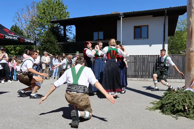 Einblick in die traditionellen Tänze der Volkstanzgruppe. | Foto: Kendlbacher