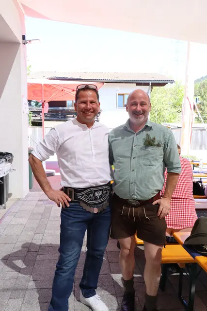 Markus und Christoph (Brauchtumsverein Rinn) genossen das Fest. | Foto: Kendlbacher