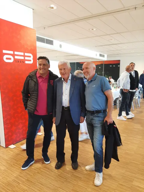 RMK-Kärnten Prokurist Thomas Springer (r.) , drückt als gebürtiger Oberösterreicher natürlich dem LASK die Daumen. und 
 | Foto: Tiefling/KK