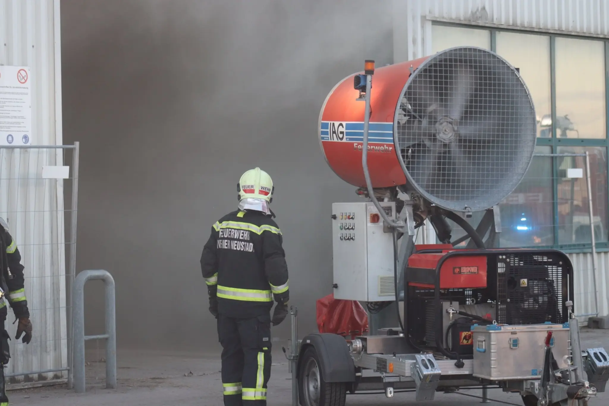 Einsatzbericht der Feuerwehr: Großbrand in Müllverarbeitungshalle in ...