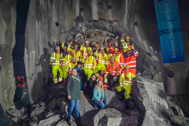 Durchbruch im Berg - Tunnelbohrmaschine erreicht das Stubaital