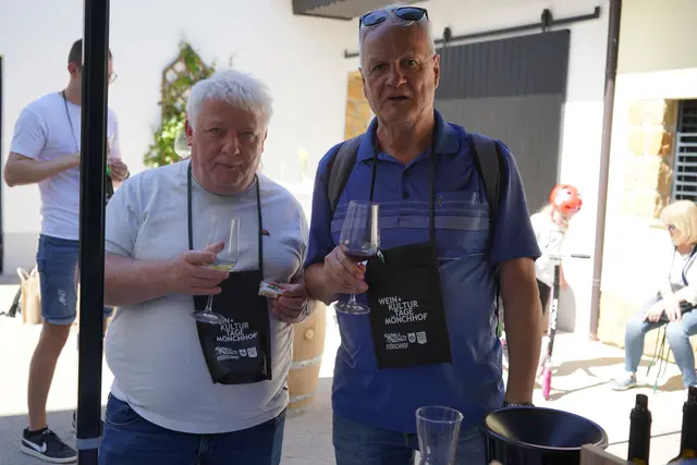 Der Mönchhofer Weinfrühling steht bei den beiden Oberösterreichern Klaus und Herbert fix am Programm | Foto: Andrea Glatzer
