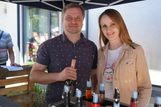 Das Winzerpaar Johannes und Ramona Kummer. Er ist auch Weinbauobmann von Mönchhof | Foto: Andrea Glatzer