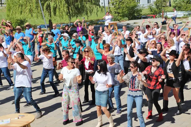 Line Dance Flashmob in Kalsdorf