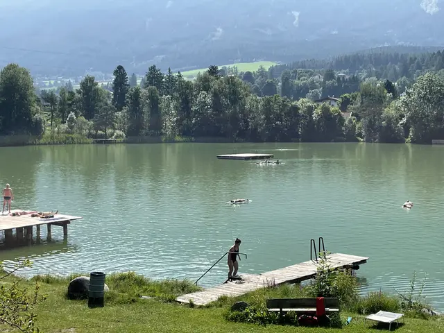 Der Lanser See startete mit 1. Mai in die Badesaison. Auf dem Gelände werden derzeit zahlreiche neue Obstbäume gepflanzt. | Foto: Kendlbacher