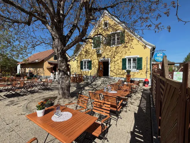 Ein Highlight beim Niechtenwirt ist der ruhige Gastgarten. Man merkt sofort, dass man sich in einem ruhigen Wohngebiet befindet – ideal, um in entspannter Atmosphäre Essen und Getränke zu genießen. | Foto: Niechtenwirt