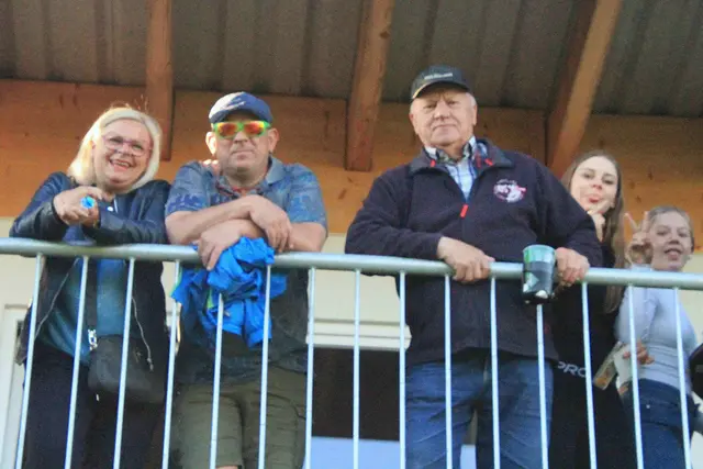 Der Spielstand war zur Pause mit 3:0 für Pinkafeld klar und die Fans akzeptierten die 6:0 Niederlage. | Foto: Peter Seper