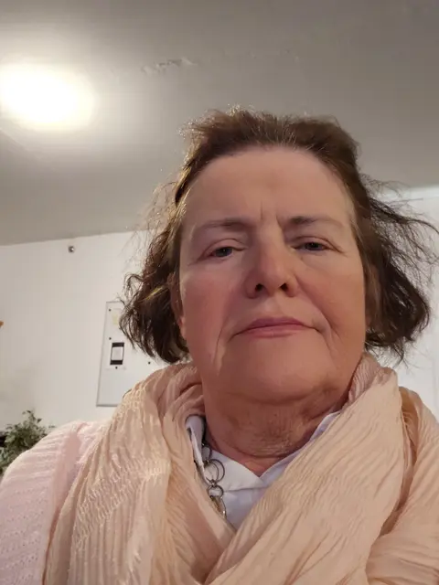 Kunst und Natur – diese Löwe-Dame (67) sucht ihren Traummann