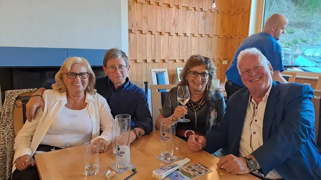Geselliger Nachmittag mit Musik, Bier und bester Stimmung