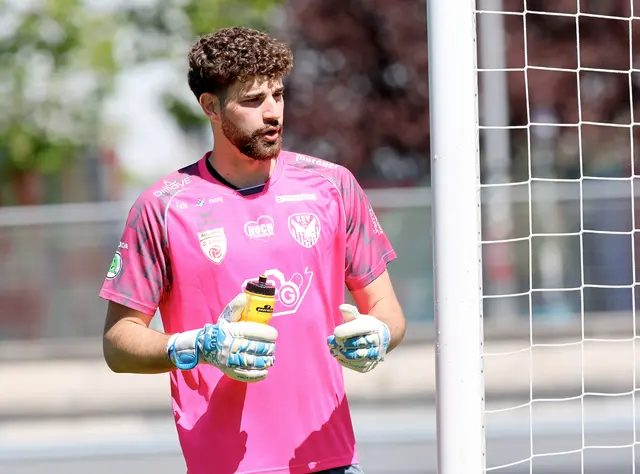 KSV-Torhüter Vinko Colic ärgerte sich über die Elfmeterentscheidung: "Ich war zuerst am Ball!" | Foto: GEPA pictures/Hans Oberländer
