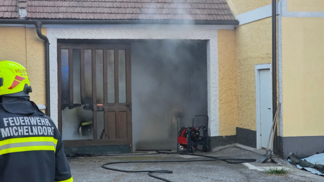 Flammen in Hackschnitzelheizung – 55 Mann im Einsatz