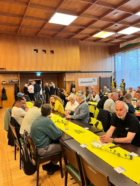 Über 100 alpine Aktivitäten, zahlreiche Kurse und Touren sowie ein breit gefächertes Jugendprogramm bewiesen auch im Jahr 2025 die Vielfalt des Vereins.