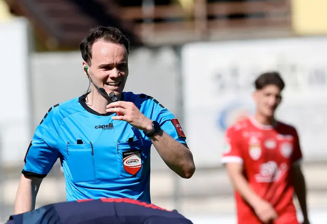 Schiedsrichter Philip Gadler sorgte in Kapfenberg mit umstrittenen Entscheidungen für Empörung. | Foto: GEPA pictures/Hans Oberländer