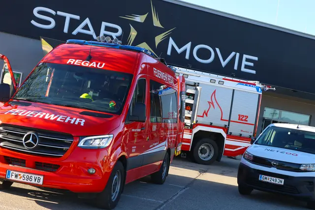 Drei Feuerwehren, Rettung und Polizei bei Brand in Regau im Einsatz