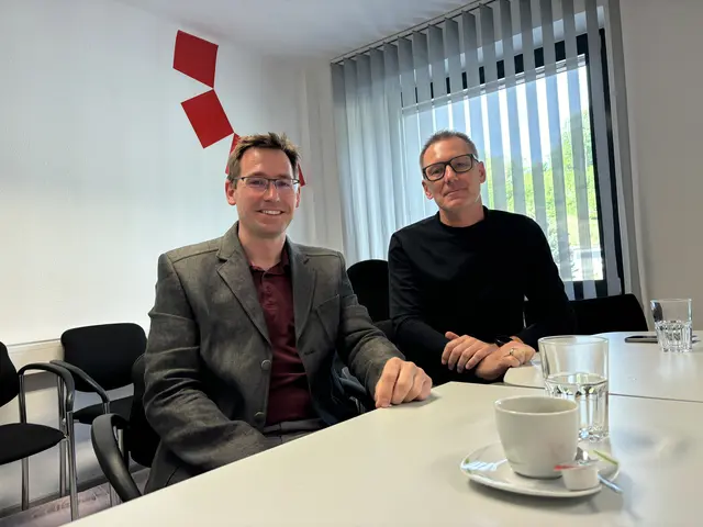 Auf Redaktionsbesuch: der neue Mariazeller Bürgermeister Fabian Fluch und Mario Friesenbichle (SPÖ Regionalorganisation). | Foto: MeinBezirk/Angelika Kern