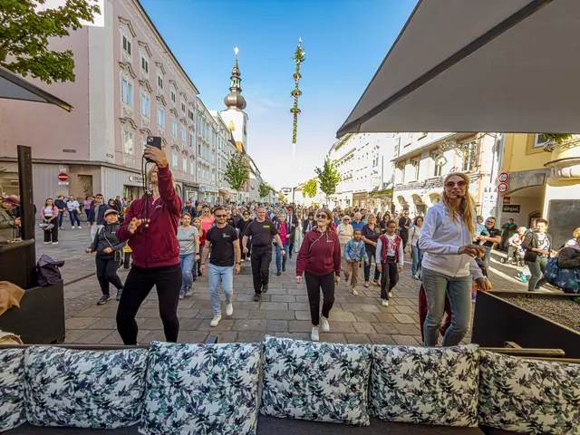 Die Tanzschule Hippmann organisiert auch heuer wieder anlässlich des Welt-Tanztages ihren öffentlichen Flashmob am Welser Stadtplatz. | Foto: Rene Hauser