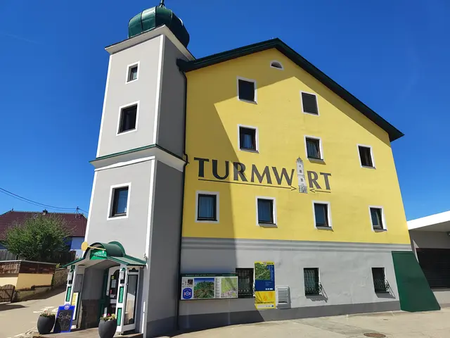Beim Turmwirt starten wir... | Foto: I. Wozonig 