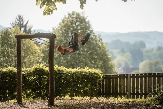 Der Kinderspielplatz und der Kletterpark sind auch Attraktionen. | Foto: Gutternigh