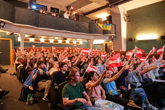 Das traditionelle Public Viewing im Votiv Kino mit Mitgliedern und Nicht-Mitgliedern des Fanclubs.  | Foto: Votiv Kino