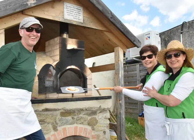 Pizza Bäcker Werner Ernst, Ida Rößler, Verena Ernst | Foto: Herbert Schleich