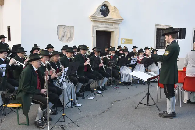 Die Stadtkapelle Leibnitz umrahmte den Gottesdienst mit Bischof Wilhelm Krautwaschl musikalisch. | Foto: MeinBezirk/Waltraud Fischer