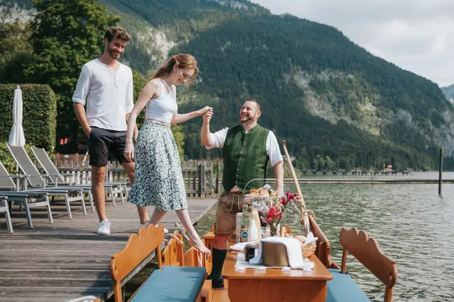 Besonderes Service: Plättenfrühstück am Altausseer See | Foto: Karl Steinegger