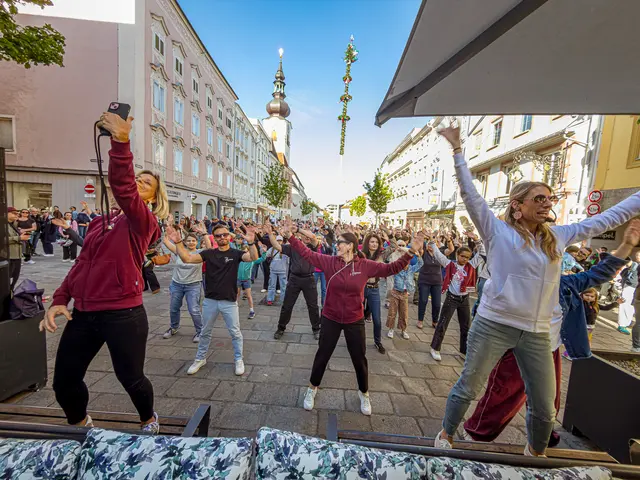 Die Tanzschule Hippmann organisiert auch heuer wieder anlässlich des Welt-Tanztages ihren öffentlichen Flashmob am Welser Stadtplatz. | Foto: Rene Hauser