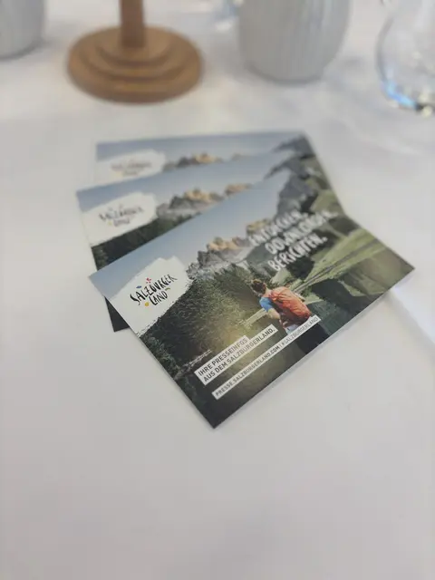Es haben sich Vertreter aus Tourismus und Politik am 4. Mai 2026 im Kavalierhaus in Klessheim getroffen.  | Foto: MeinBezirk Salzburg
