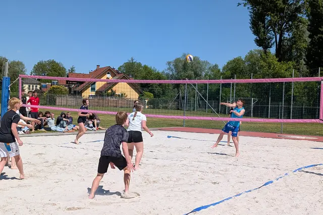 Beim Volleyball ging es heiß her.