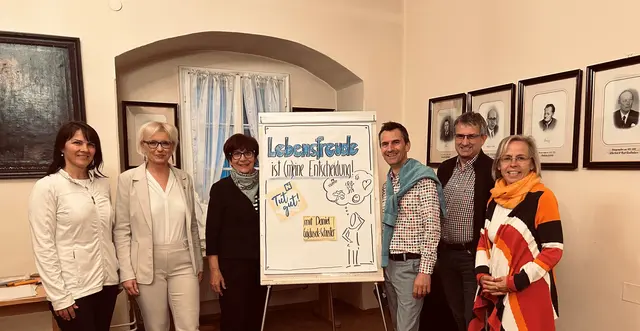 Monika Gasselseder, Gemeinderätin Elke Hofbauer, Vizebürgermeisterin Paula Uitz, Daniel Gajdusek-Schuster, Robert Schneider und Eveline Schneider. | Foto: Gemeinde Gars