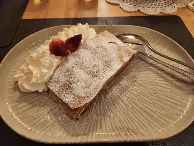 Süßer Abschluss: Der Apfelstrudel als klarer kulinarischer Höhepunkt des Abends.