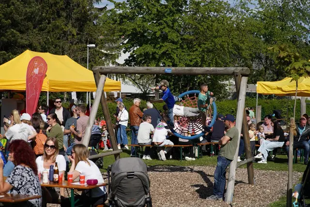 Der Spielplatz der Gemeinde wurde zur Eventlocation.  | Foto: Günter Prünner