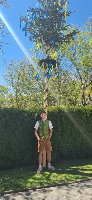 Simons Maibaum ist ganze sieben Meter hoch. | Foto: Privat