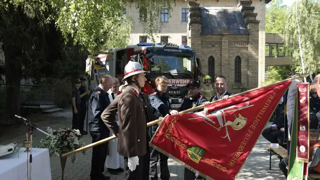 Angelobung von drei neuen FF-Mitgliedern | Foto: FF Pressbaum