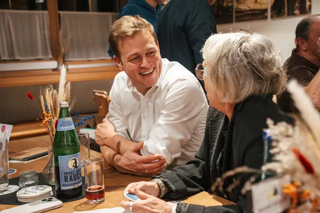 Stefan Kaineder kommt mit seinen Heimatgesprächen in den Bezirk Ried. | Foto: Grüne OÖ
