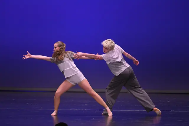 Cedric Nagel und Sophie Ecker - Duett "Misconnection". | Foto: Balázs Delbó - delbeaufilm.com