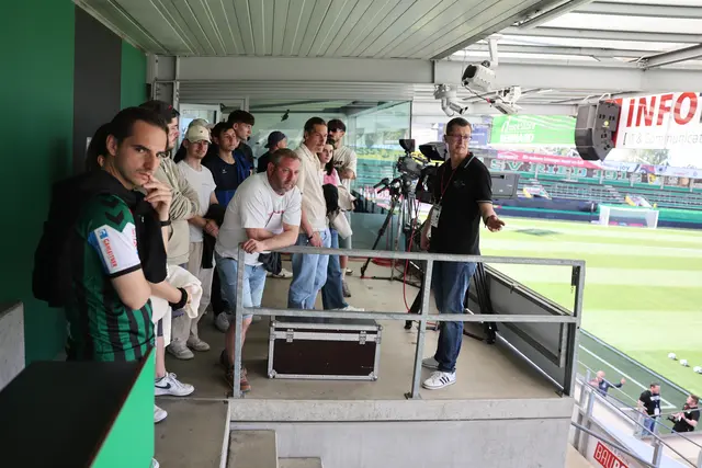 Beim Besuch des SV Eberschwang stand nicht nur der Fußball im Mittelpunkt. | Foto: Reinhard Schröckelsberger