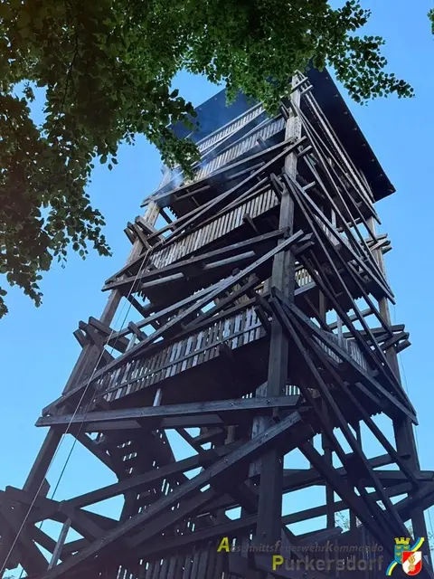 Die Rudolfswarte brannte am Wochenende | Foto: AFKDO Purkersdorf