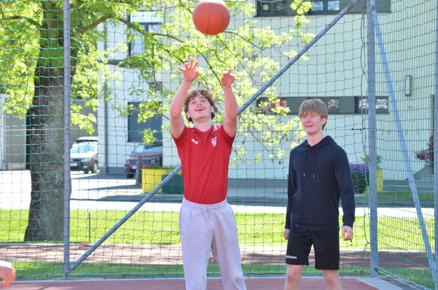 Auch Basketball stand auf dem Programm des Sportfestes.