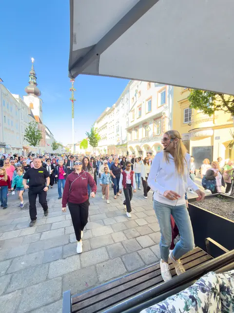 Die Tanzschule Hippmann organisiert auch heuer wieder anlässlich des Welt-Tanztages ihren öffentlichen Flashmob am Welser Stadtplatz. | Foto: Rene Hauser