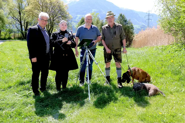 Bürgermeister Dietmar Wallner, Ing. Hannah Folie und Roland Biechl (Marktgemeinde Jenbach - Liegenschaftsverwaltung), Jagdpächter Dr.Dr. Peter Schwärzler. | Foto: Foto: Walpoth