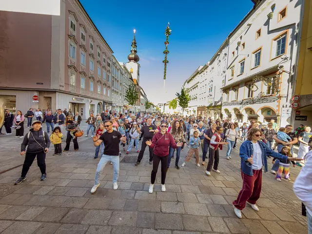 Die Tanzschule Hippmann organisiert auch heuer wieder anlässlich des Welt-Tanztages ihren öffentlichen Flashmob am Welser Stadtplatz. | Foto: Rene Hauser