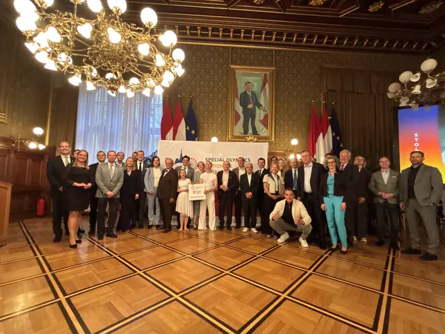 Alle auf einem Foto: Die Sportler und Sponsoren der Charity-Gala zugunsten von Special-Olympics-Österreich. | Foto: Mathias Kautzky/MeinBezirk