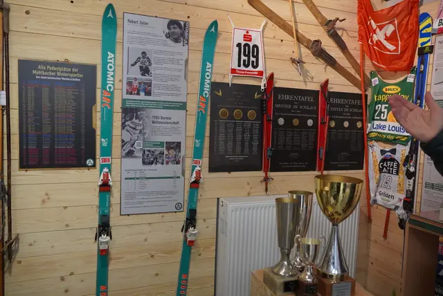 Die Ski-Legenden aus Mühlbach am Hochkönig bei der Ausstellung. | Foto: Emanuel Hasenauer