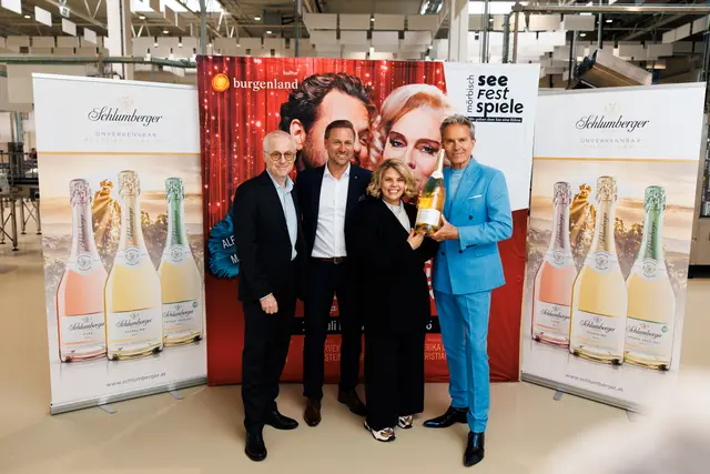 Dietmar Posteiner, Florian Czink, Claudia Priber und Alfons Haider (v.l.). | Foto: Schlumberger / Adrian Almasan