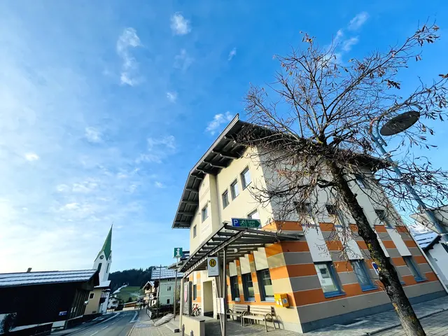 Hochfilzen: Kirche, Gemeindeamt.