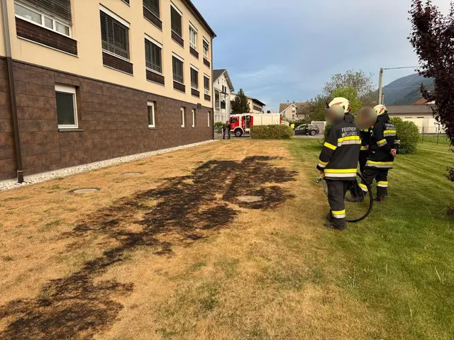 Flächenbrand nahe Pflegezentrum in Möllbrücke ausgebrochen